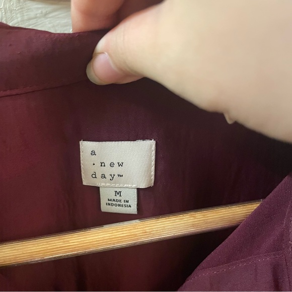 Red blouse - Picture 4 of 4